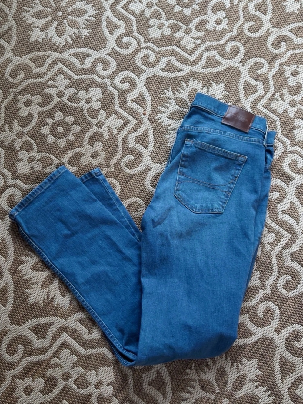 Slim Straight Epic Style Hollister blue jeans Size 34” x 34”
